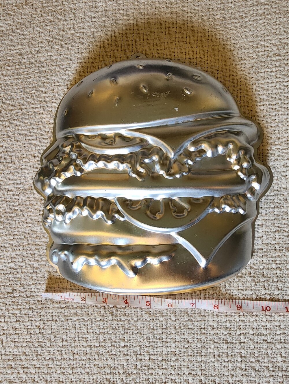 1986 Wilton Cheeseburger Cake Pan